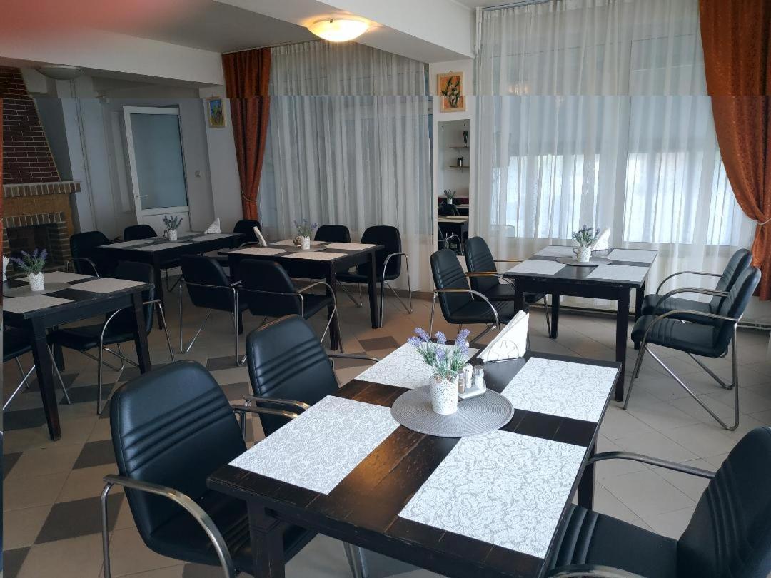 Vila Mihail Hotel Buşteni Eksteriør billede