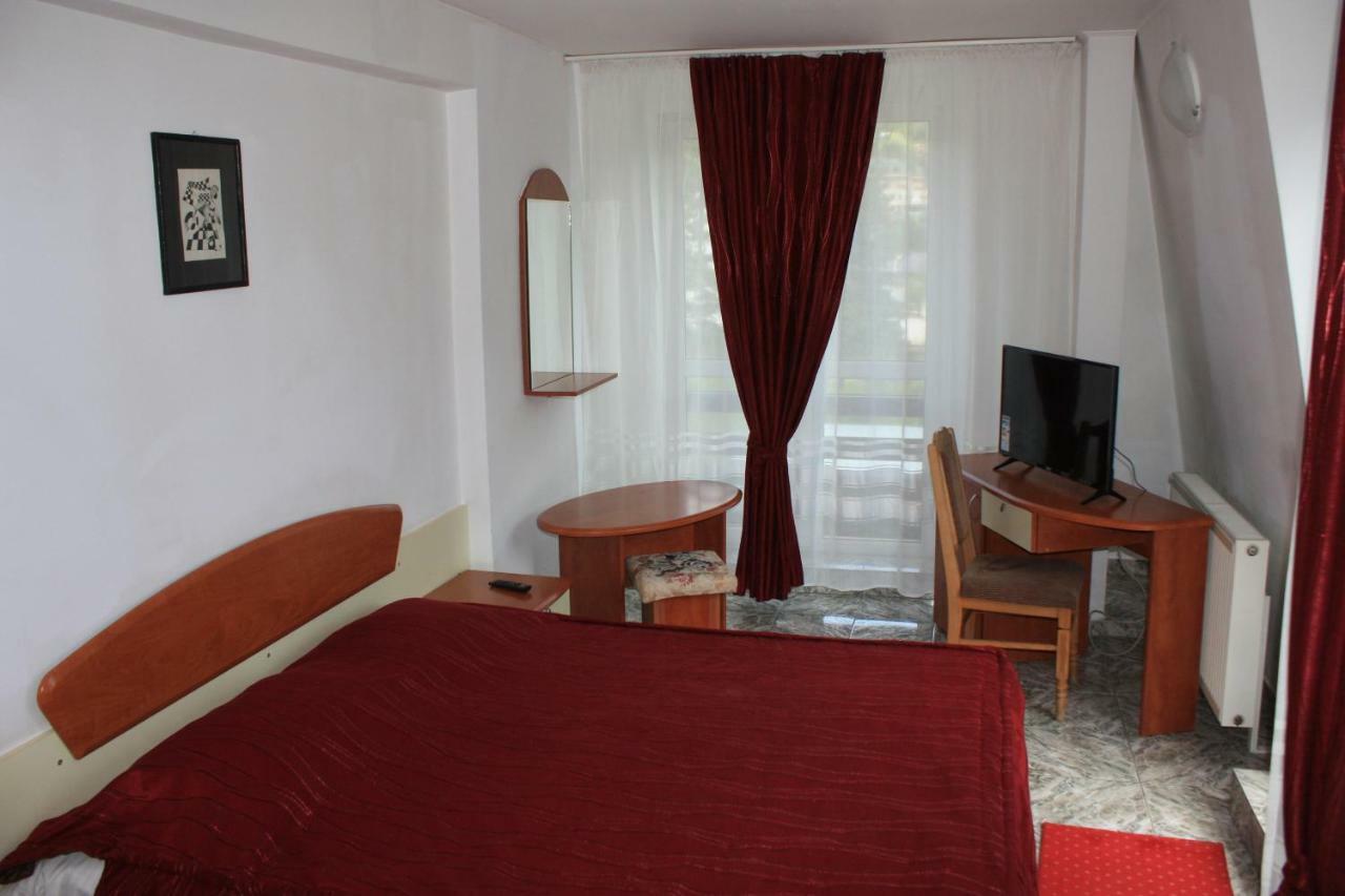 Vila Mihail Hotel Buşteni Eksteriør billede